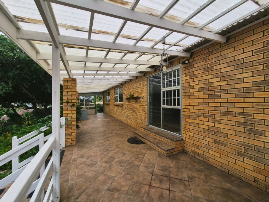 3 Bedroom Property for Sale in Stilbaai Wes Western Cape